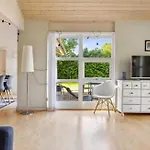 Holiday home Charming Modern Summer House 4 Min From The *