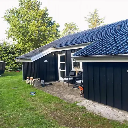 Hébergement de vacances Charming Modern Summer House 4 Min From The