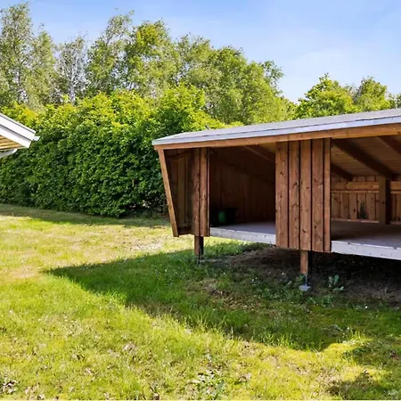 Charming Modern Summer House 4 Min From The