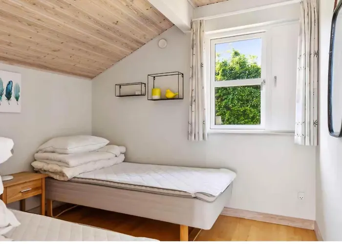 Charming Modern Summer House 4 Min From The Gorlev